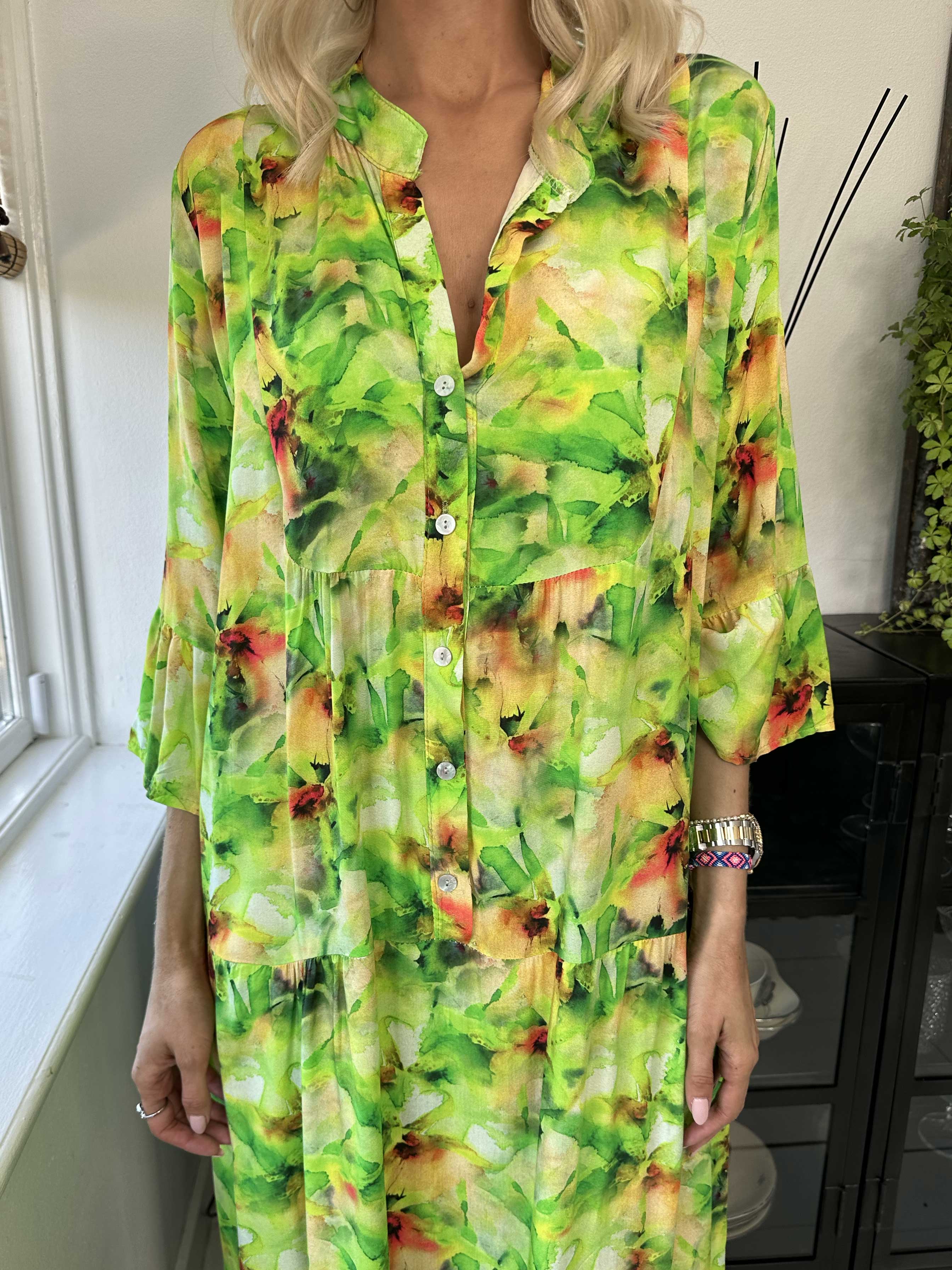 Timian - Lang mønstret kjole med lag på lag look